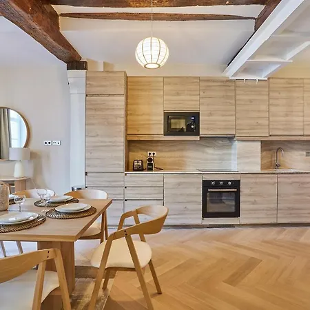 Center Of By Prestige Paris